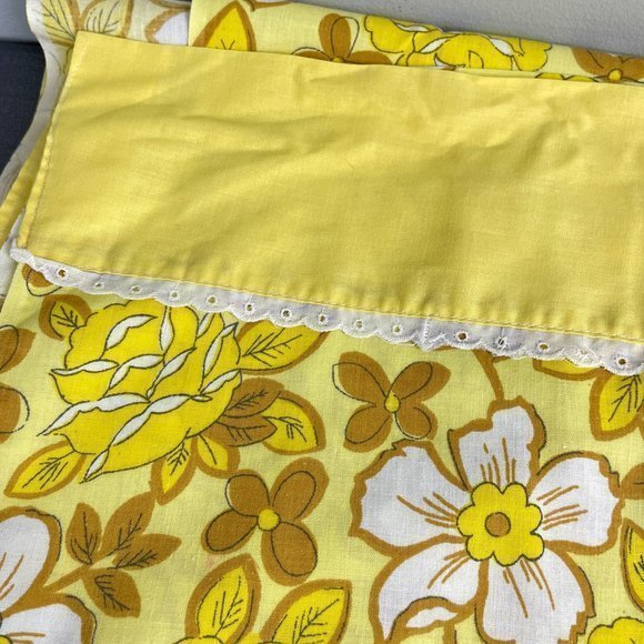 Vintage Yellow & Gold Floral Eyelet Trim Flat‎ Bed Sheet Full Size - Picture 2 of 4